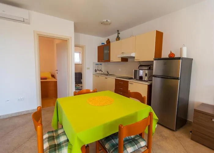 Mare Апартаменты Ловречица